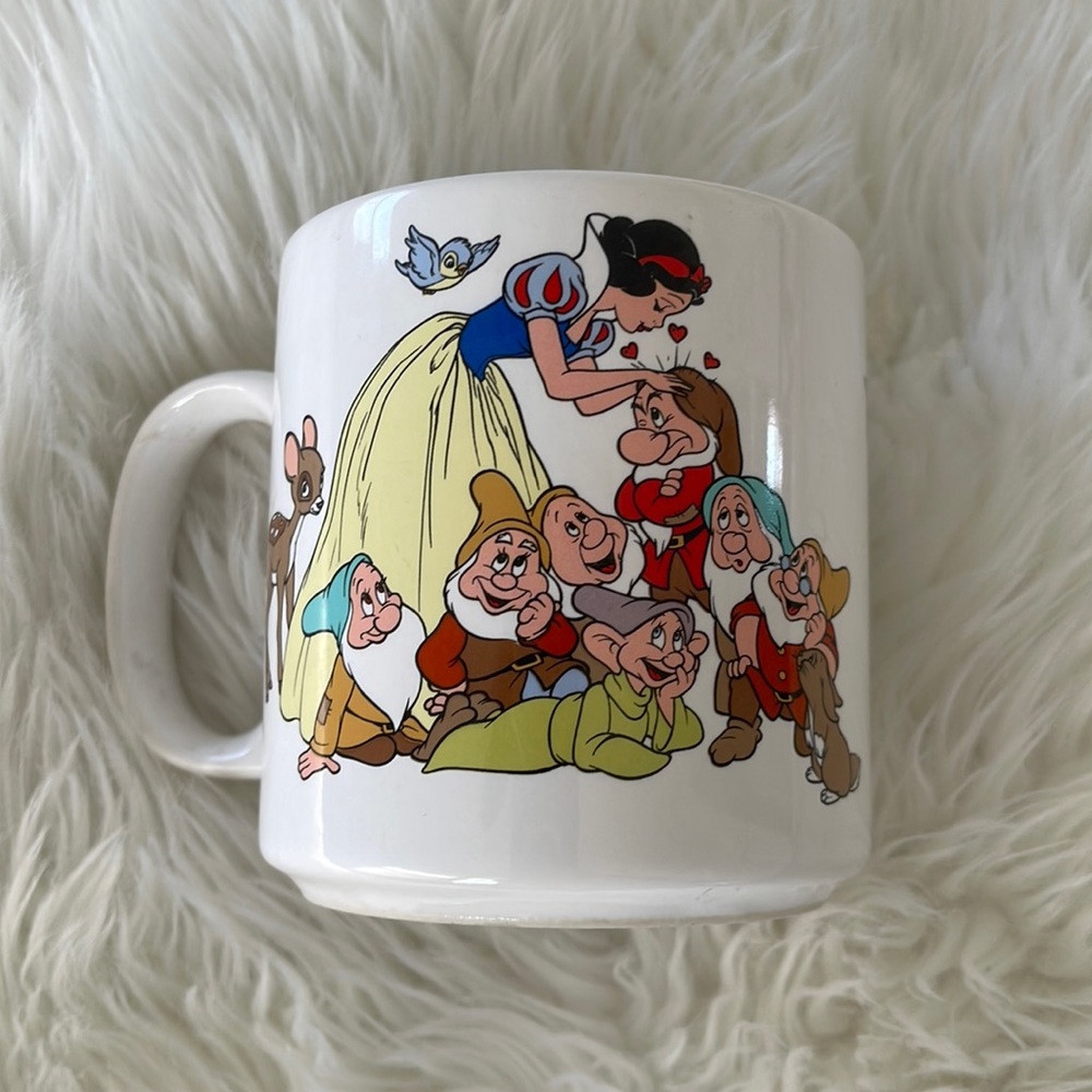 Vintage Snow White mug